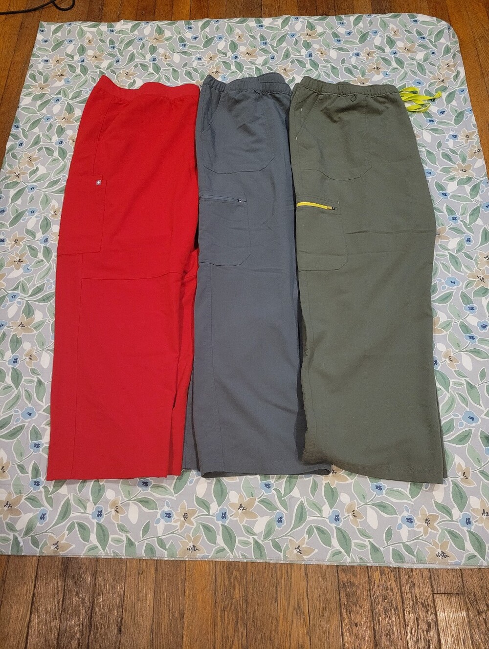Womens 6XL FIGS Lot Of 3 Pairs Of Scrub Pants With Drawstrings Red Gray Olive